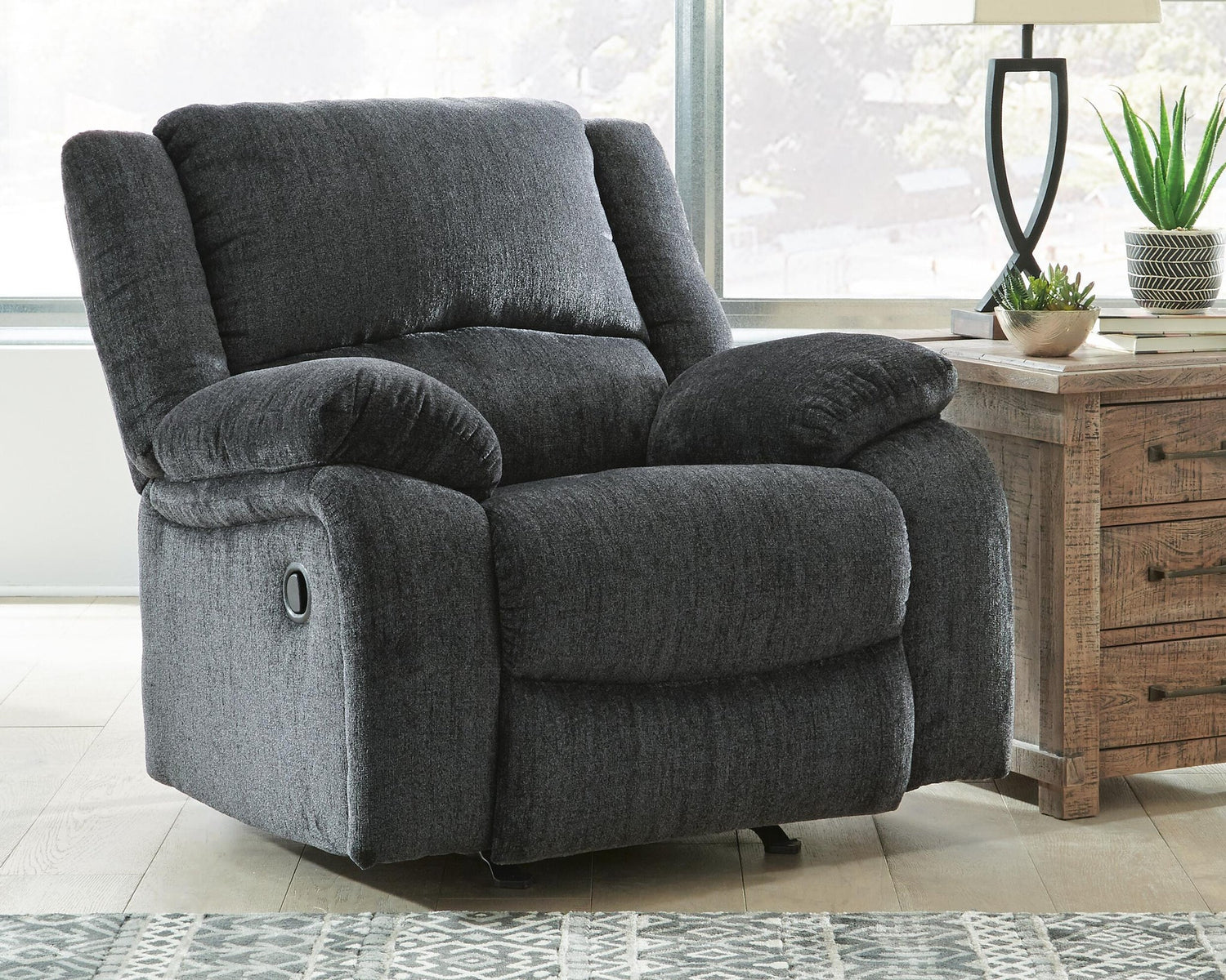 Living Room > Recliners